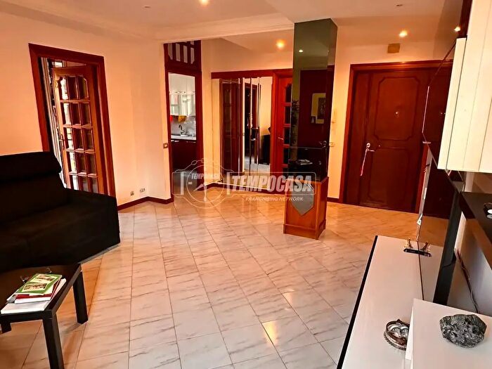 Appartamento trilocale in vendita in Via Carignano, Roma
