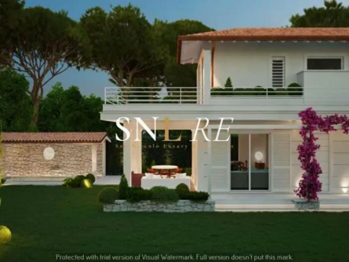 Casa con 6 locali in vendita in Via Giovanni Papini, Forte Dei Marmi