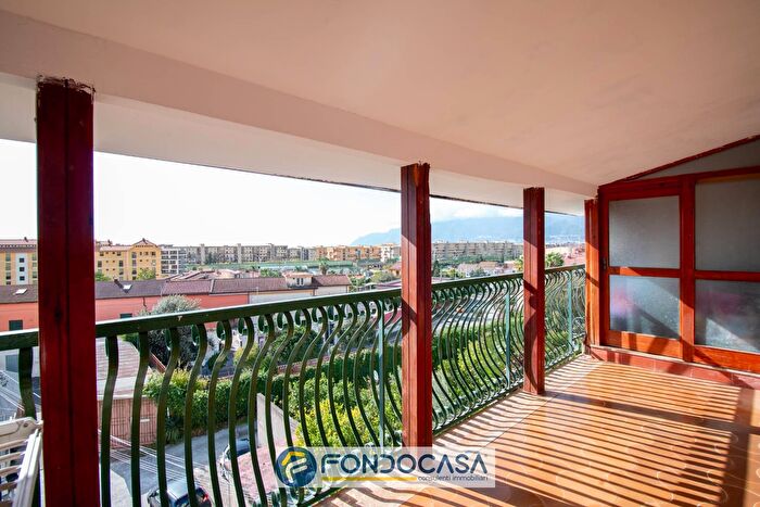 Casa con 6 locali in vendita in Via SantEustachio, Salerno