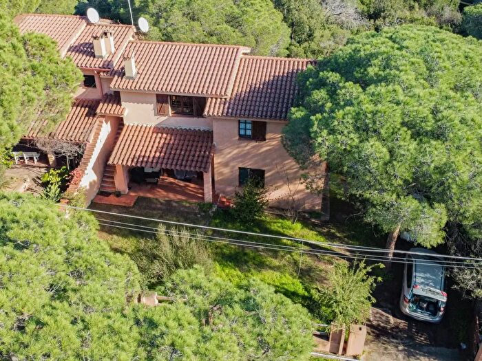 Casa con 6 locali in vendita in Comunione Viale delle Sirene, Pula