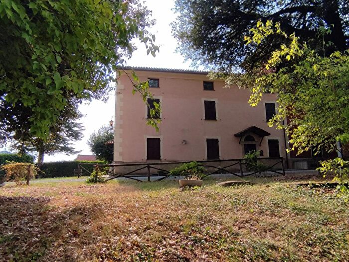 Casa con 9 locali in vendita in Via Priarona Cremolino, Cremolino