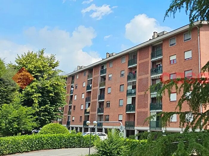 Appartamento quadrilocale in vendita in Piazza Avis, Pinerolo
