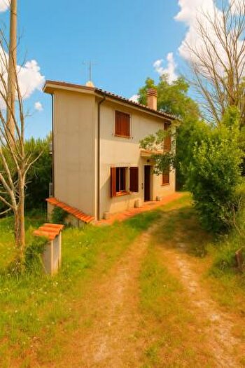 Casa con 5 locali in vendita in Belvedere Ostrense