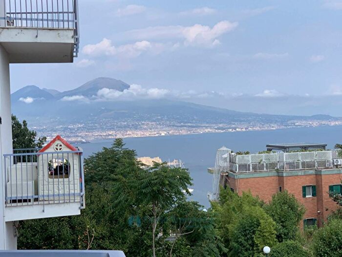 Appartamento quadrilocale in affitto in Via Alessandro Manzoni, Posillipo, Napoli