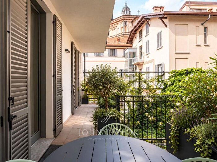 Appartamento con 5 locali in affitto in Via Conservatorio, Palestro, Milano