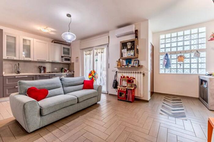 Appartamento trilocale in vendita in Via Tomaso Albinoni, Latina