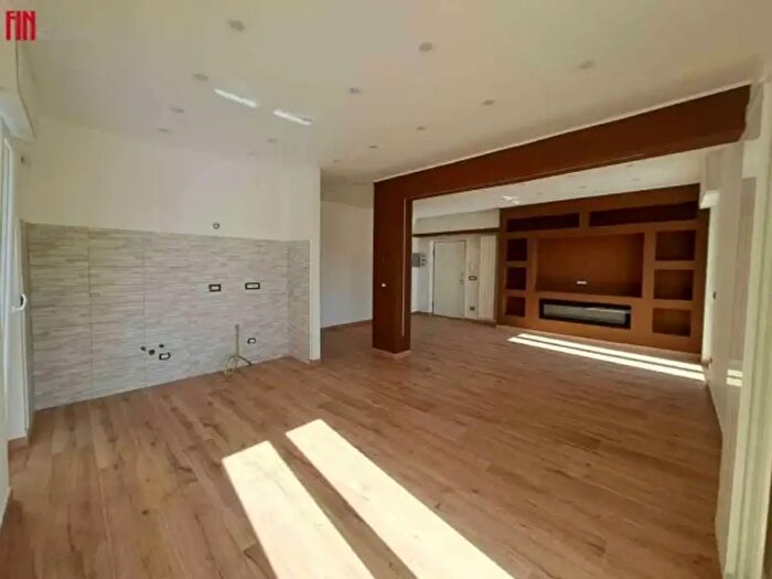 Appartamento trilocale in vendita in Via Colombano, Genova