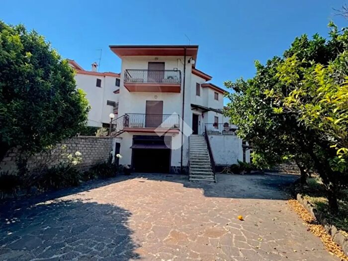Casa con 5 locali in vendita in Via Giovanni Segantini, Genzano Di Roma