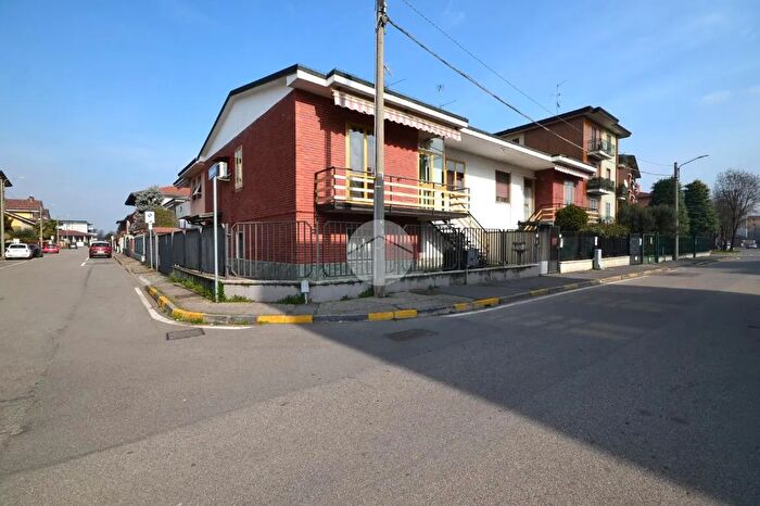 Casa trilocale in vendita in Via Kennedy, Sedriano