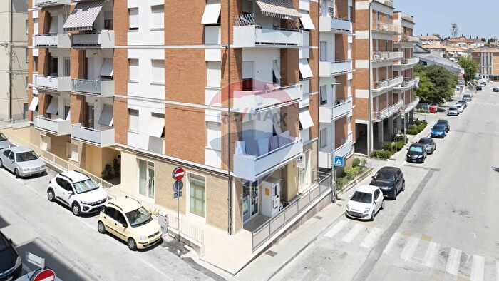 Appartamento quadrilocale in vendita in Bonacci Brunamonti, Recanati