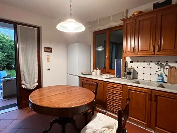Casa con 6 locali in vendita in Pietrasanta