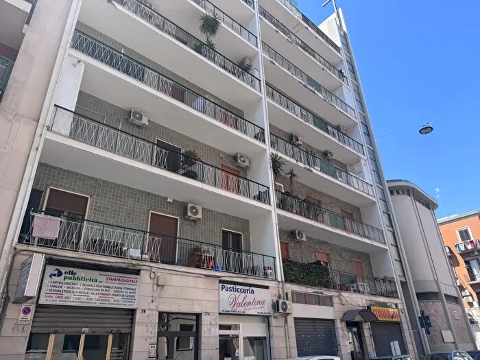 Appartamento trilocale in vendita in Via Dante Alighieri, Bari