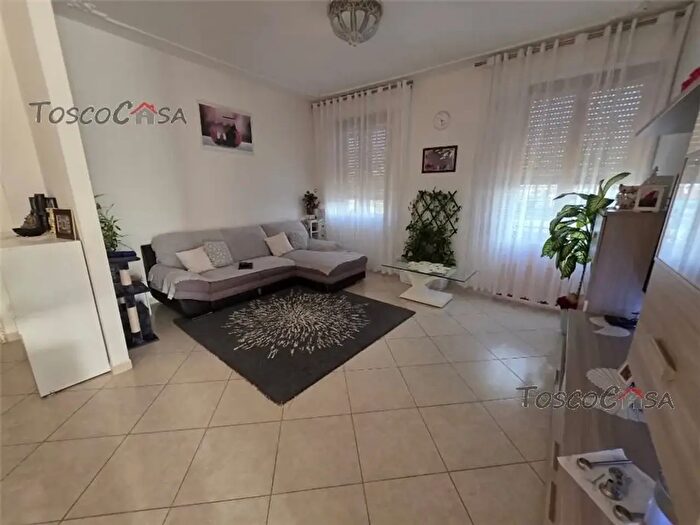 Appartamento con 6 locali in vendita in Fucecchio