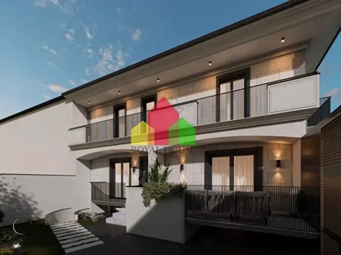 Casa quadrilocale in vendita in Via Camillo Benso di Cavour, Parete