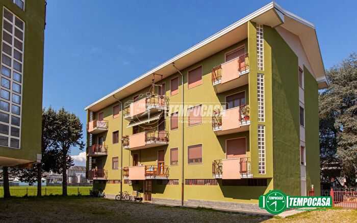 Appartamento trilocale in vendita in Via San Rocco, Momo