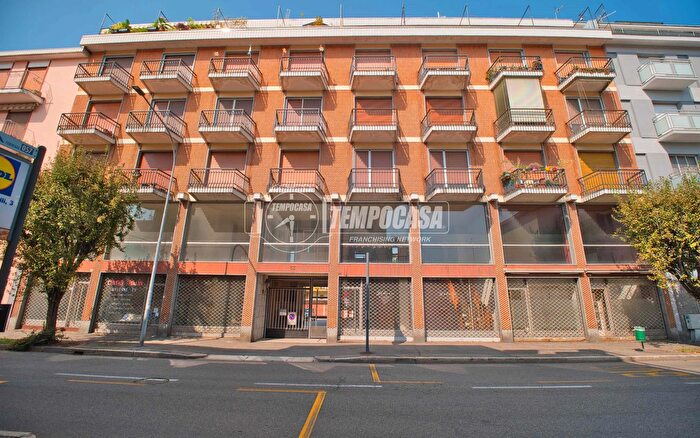 Appartamento trilocale in vendita in Viale Alessandro Volta, Novara