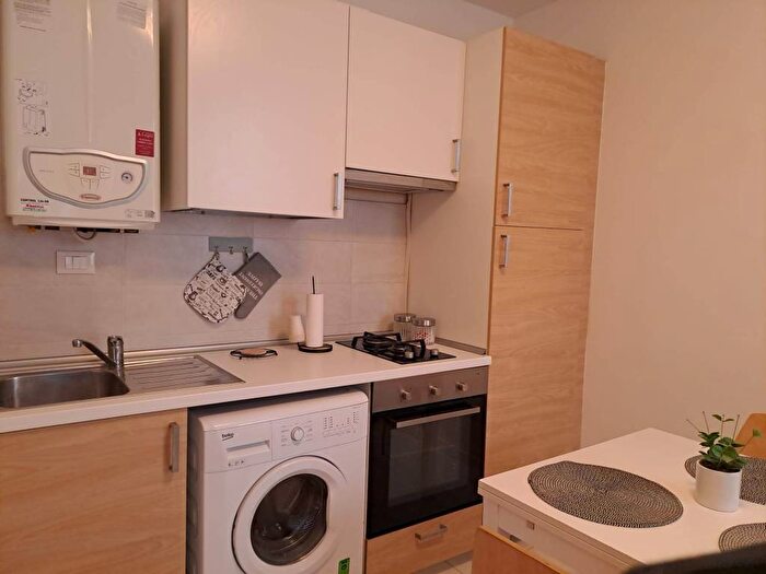 Appartamento trilocale in affitto in Via Giambattista Borghesi, Centro Storico, Parma