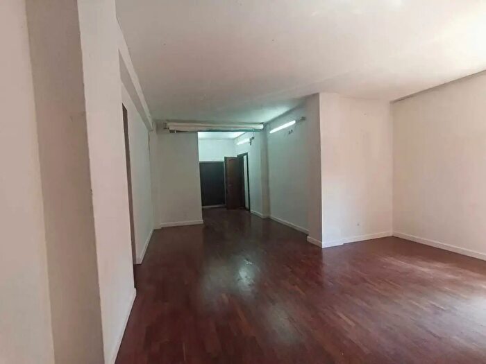 Appartamento trilocale in vendita in Via Medaglie d'Oro s, Salerno