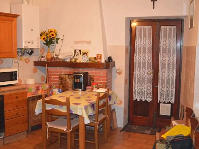 Appartamento con 8 locali in vendita in Via Solco, Montignoso