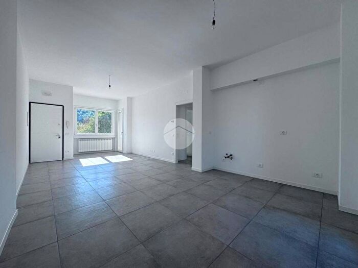 Appartamento trilocale in affitto in Via Foppe, Centro, Costa di Mezzate