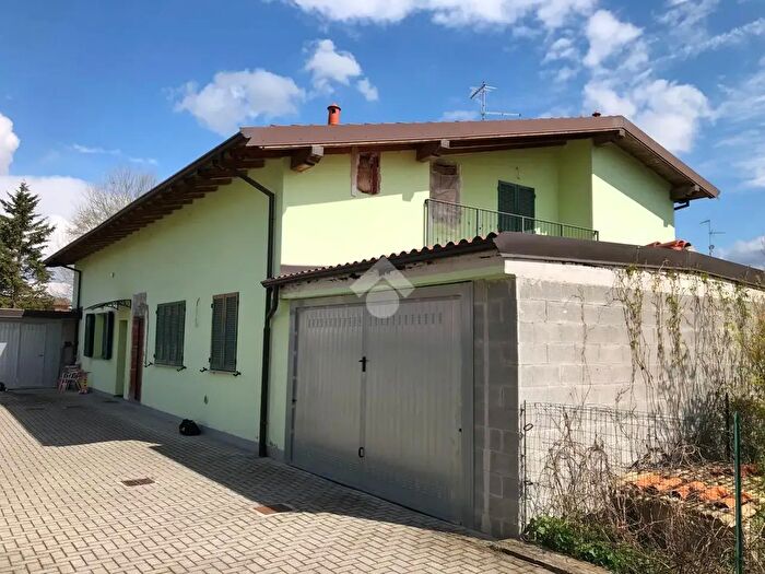 Casa con 5 locali in vendita in Via XXV Aprile, Lungavilla