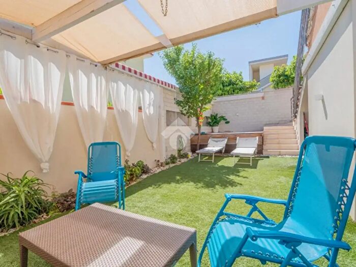 Appartamento con 5 locali in vendita in Viale Aldo Moro, Olbia