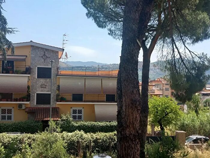 Appartamento bilocale in vendita in Via Giuseppe Garibaldi, Guidonia Montecelio