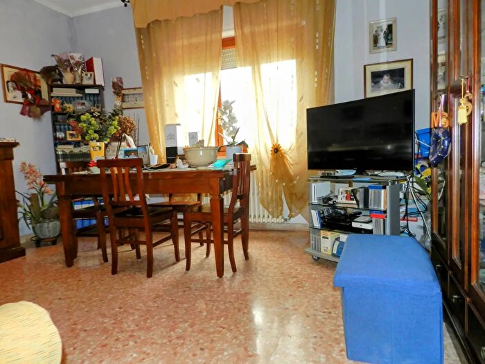 Casa quadrilocale in vendita in Via di Tempagnano, Lucca