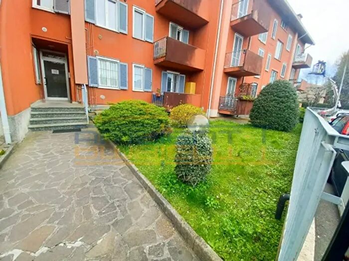 Appartamento trilocale in vendita in Via Don Luigi Boffa, Nibionno