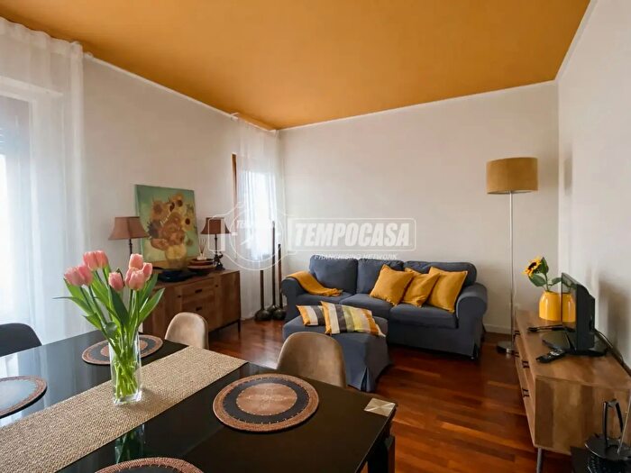 Appartamento trilocale in vendita in Galleria Leonardo da Vinci, Massa