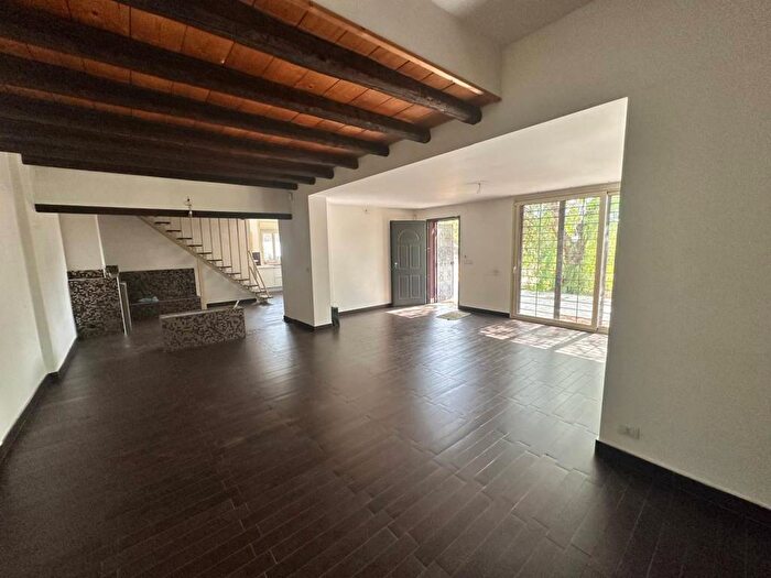 Casa con 5 locali in affitto in Via Alto Adige, Mascalucia