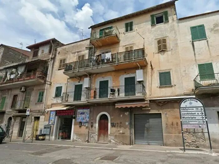 Appartamento trilocale in vendita in Piazza Novembre, Marcellina