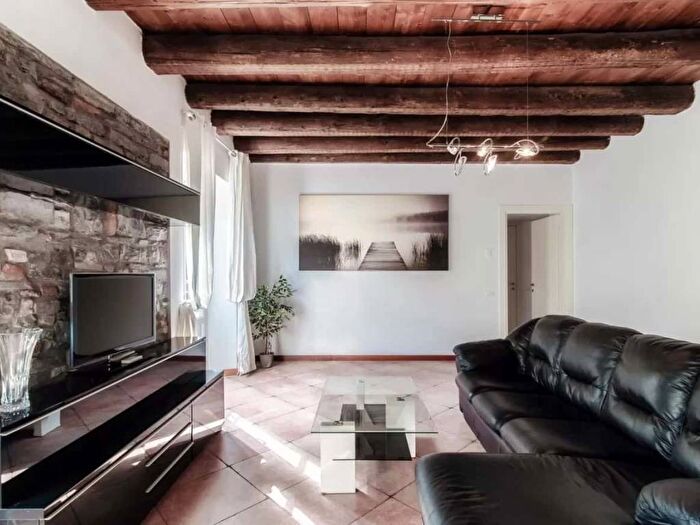 Appartamento trilocale in affitto in Via Pietro Boldoni, Centro Storico, Como