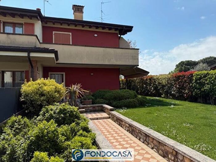 Casa con 6 locali in vendita in Via Bonomelli, Rovato