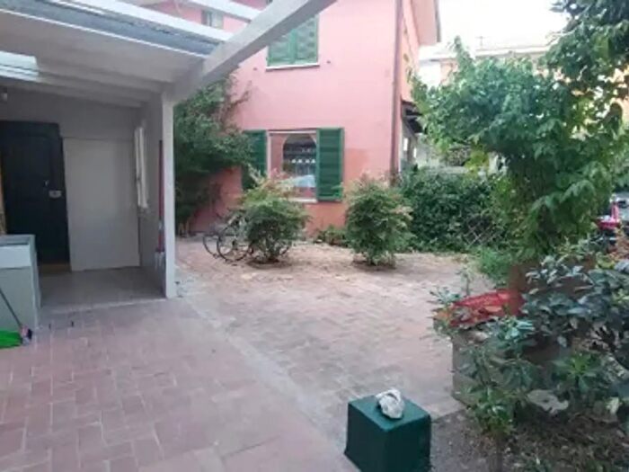 Appartamento trilocale in affitto in Via Francesco Zanardi, Bologna