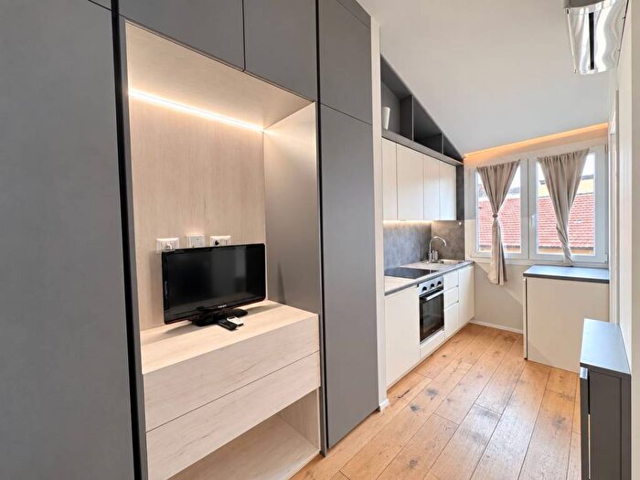 Appartamento monolocale in affitto in Viale Beatrice d'Este, Quadronno Crocetta, Milano