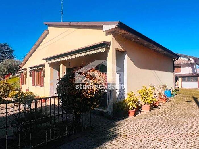 Casa con 5 locali in vendita in Via Europa, Bagnolo Cremasco