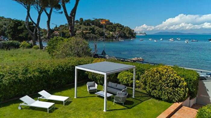 Casa con 6 locali in vendita in Monte Argentario