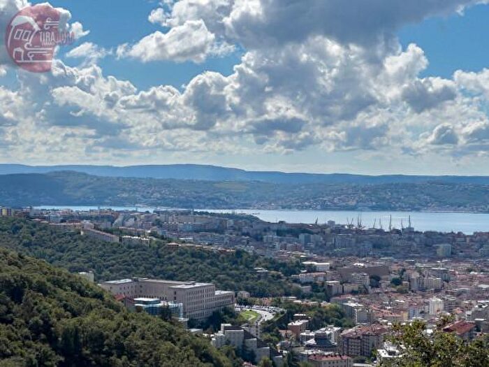 Casa con 5 locali in vendita in Via dei Baiardi, Trieste