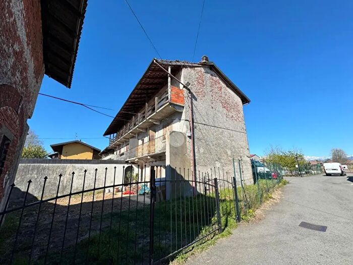 Casa con 5 locali in vendita in Via Martiri della Libertà, Suno