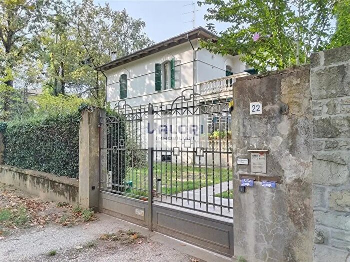 Casa con 8 locali in vendita in Viale Stradone, Faenza