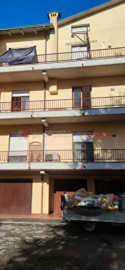 Appartamento con 5 locali in vendita in Via dellAlloro, Prato