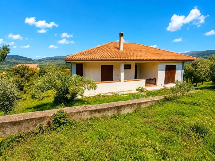 Casa con 13 locali in vendita in Contrada San Biagio Matonti, Laureana Cilento