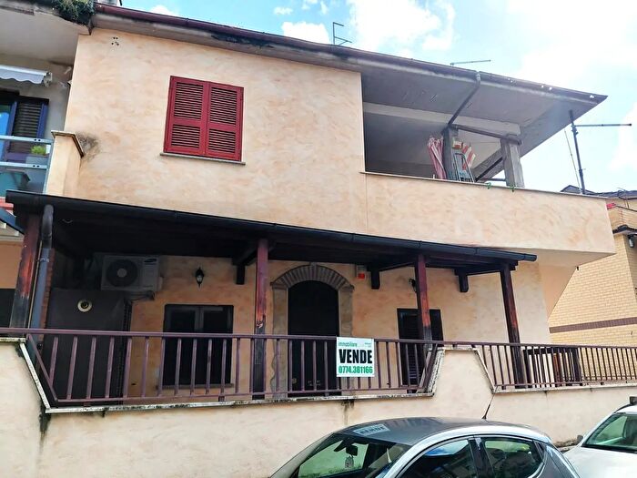 Appartamento trilocale in vendita in Via Manfredo Fanti, Guidonia Montecelio