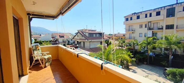 Appartamento trilocale in vendita in Pizzo