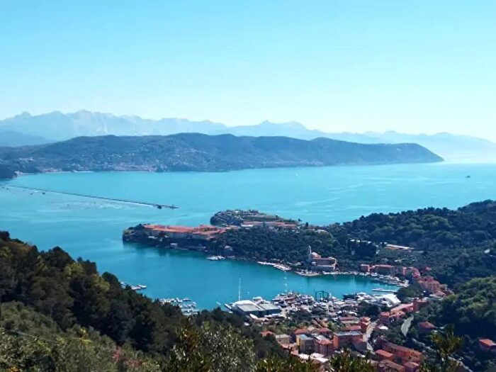 Casa con 6 locali in vendita in Via Giulio Canedoli, Portovenere
