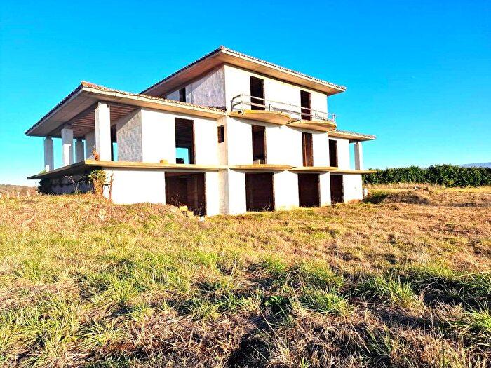 Casa con 8 locali in vendita in Viterbo