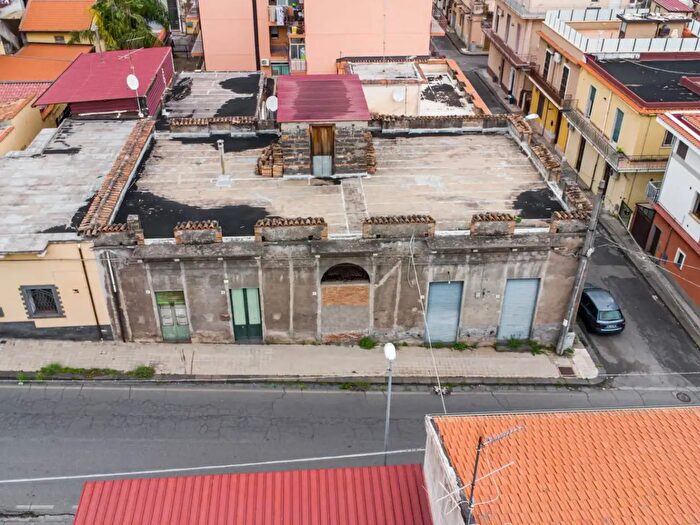 Casa con 11 locali in vendita in Via Carlino, Mascali