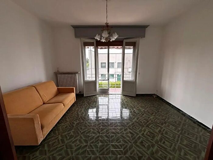 Appartamento trilocale in vendita in Via Agostino Novella, Malnate
