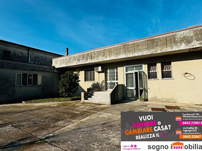 Casa trilocale in vendita in Via Pierdomenico Frattini, Legnago